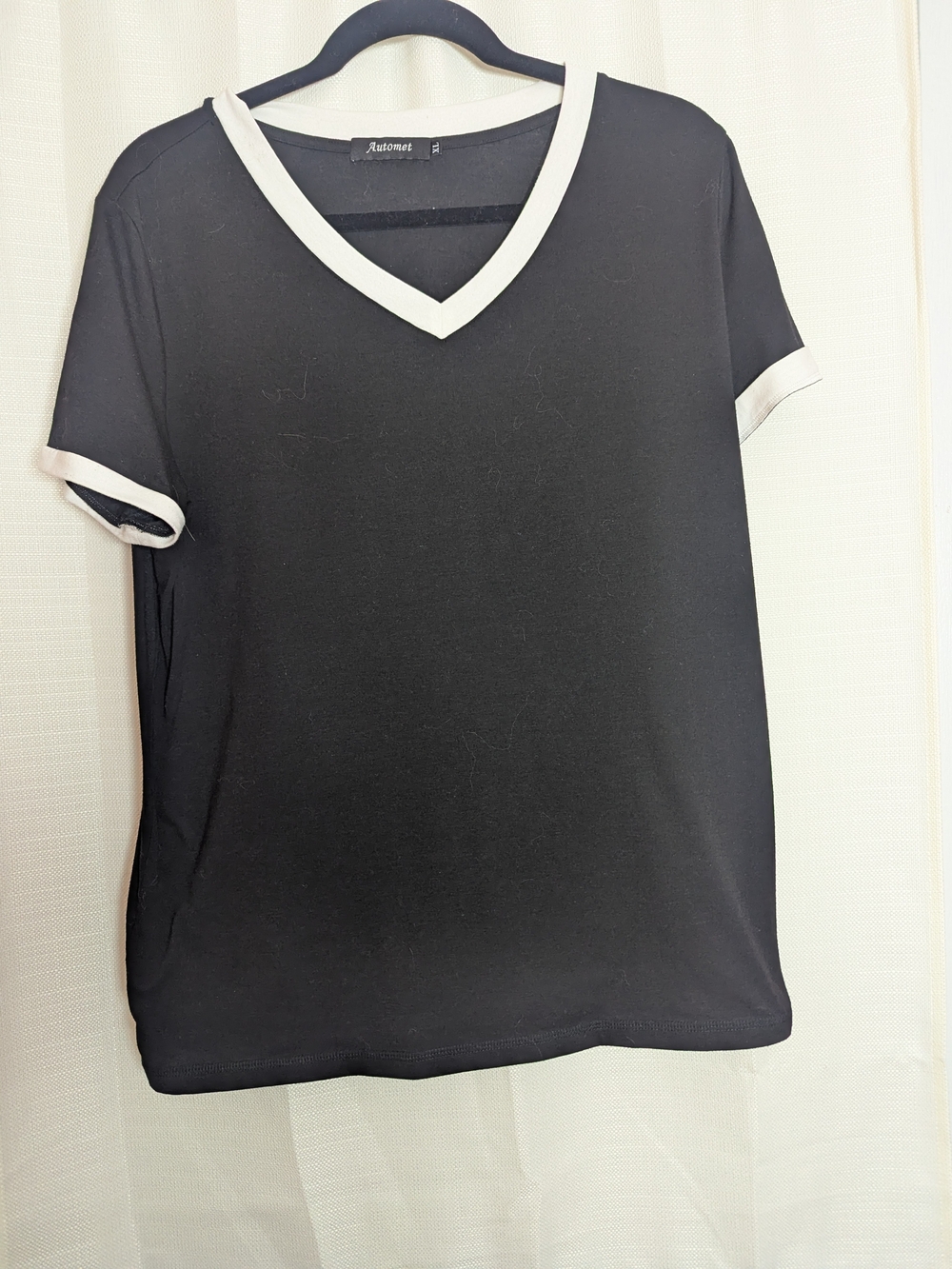 Automne Black Short-Sleeve V-Neck Tee with White Trim